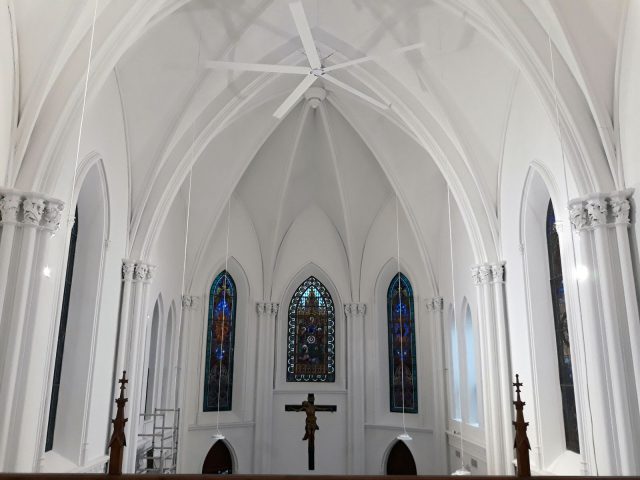 https://optimvent.ro/wp-content/uploads/2020/11/ventilador-iglesia-640x480.jpg